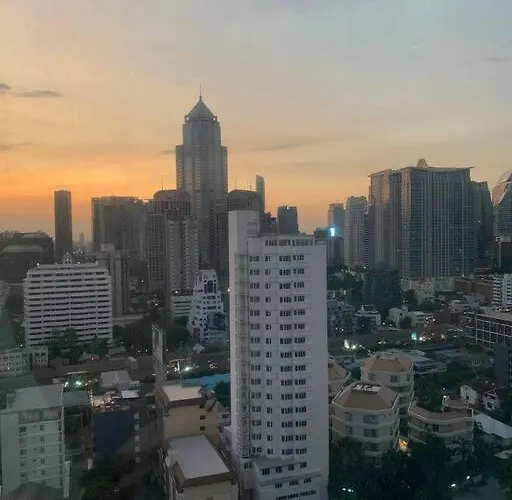Apartment Spacious In Sukhumvit Nana Bangkok