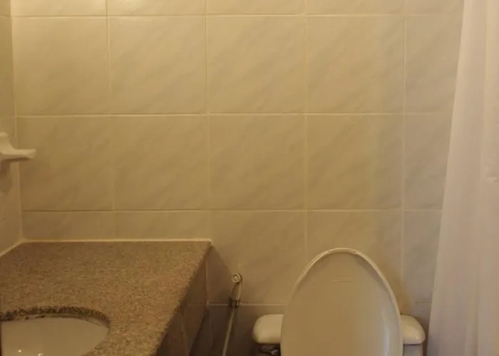 Spacious In Sukhumvit Nana Apartment *